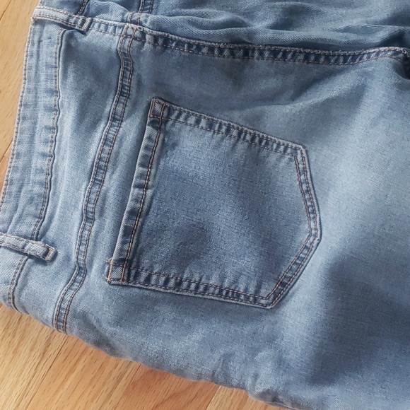 Jeans - Picture 3 of 3